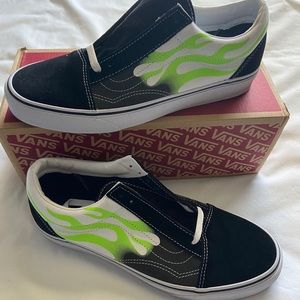 VANS OLD SKOOLS GREEN FLAME NEW IN BOX